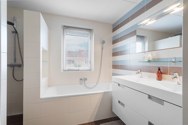 Medium property photo - Louis Paul Boonstraat 42, 1321 KC Almere
